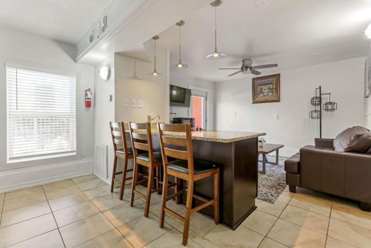 Elegant 4Br Condo In Downtown Ню Орлиънс Екстериор снимка