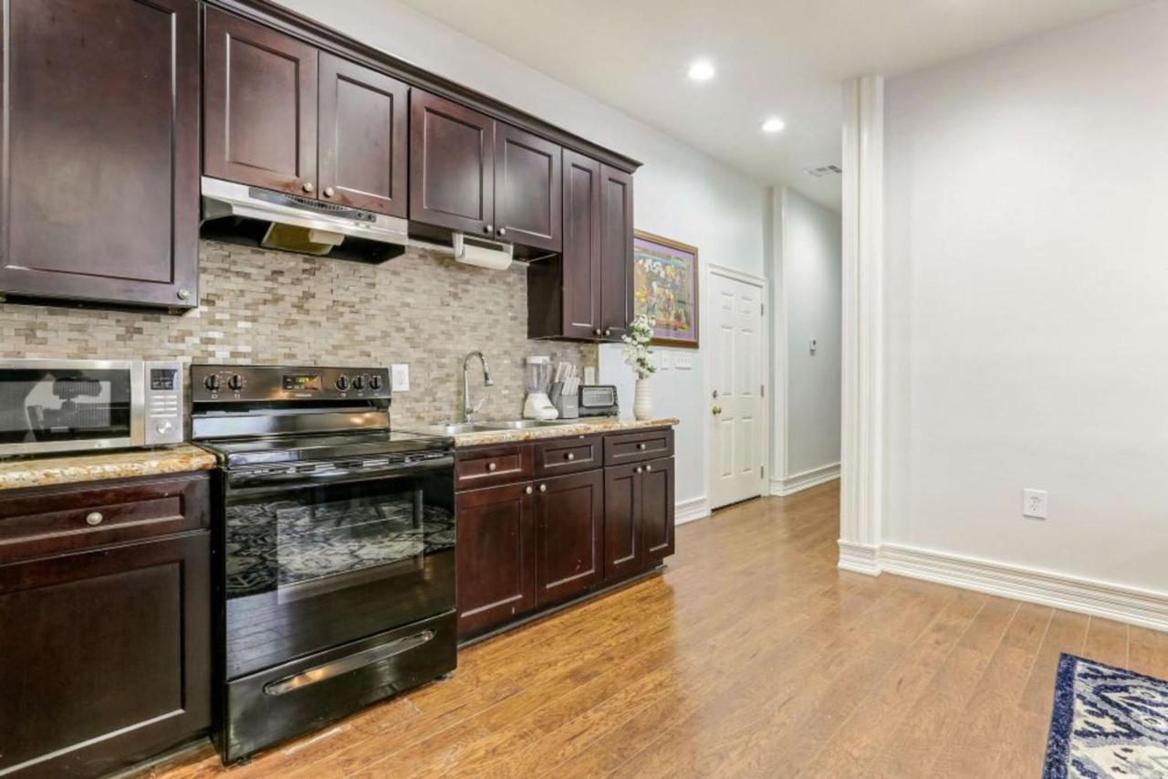 Elegant 4Br Condo In Downtown Ню Орлиънс Екстериор снимка