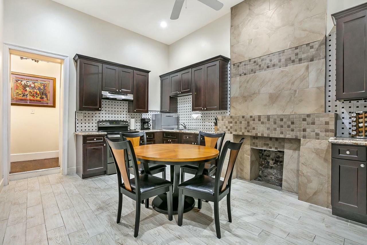 Elegant 4Br Condo In Downtown Ню Орлиънс Екстериор снимка